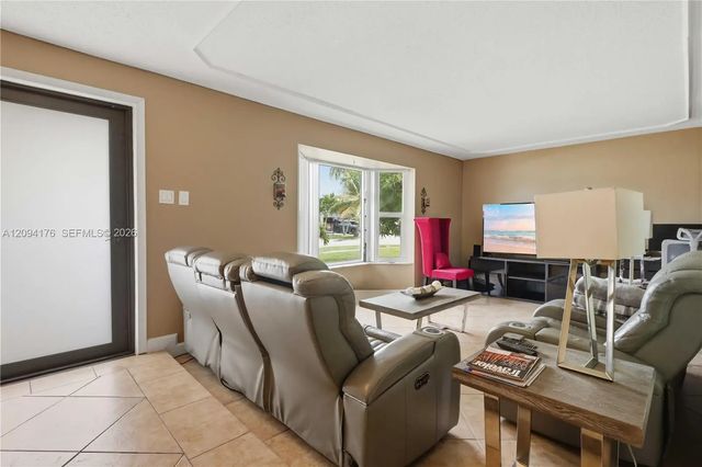 5 of 27 - 6924 Nw 9th Street, Margate, FL
