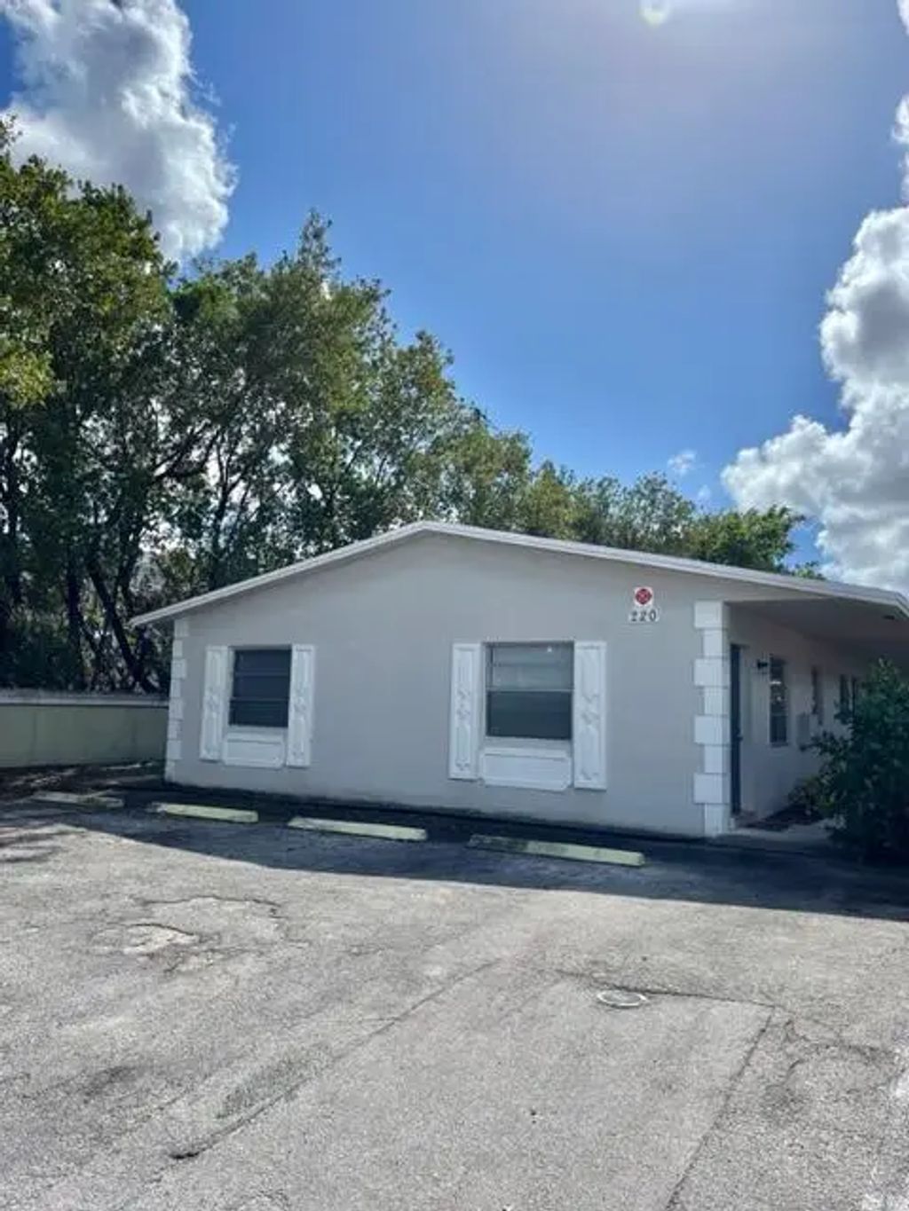 220 Sw 8th Street ##2, Fort Lauderdale