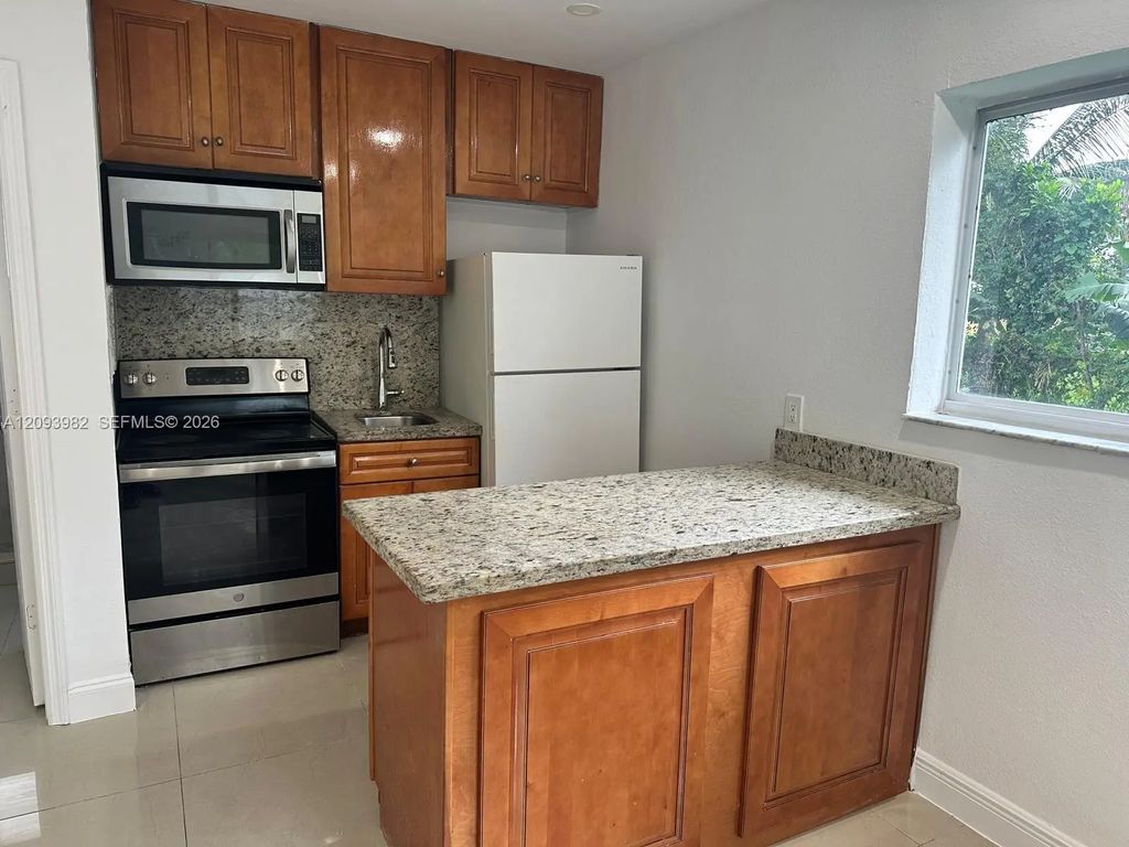 6220 Dawson Street #4, Hollywood
