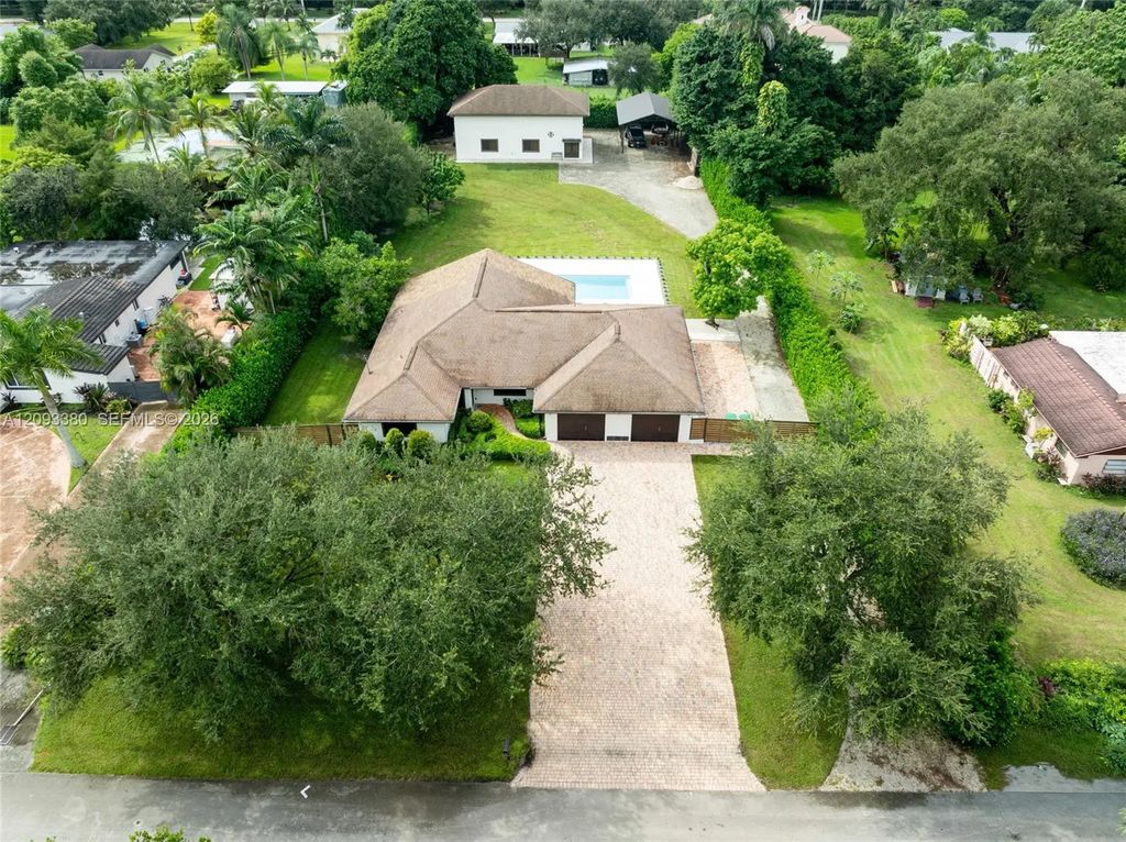 14390 Sw 24th Street, Davie