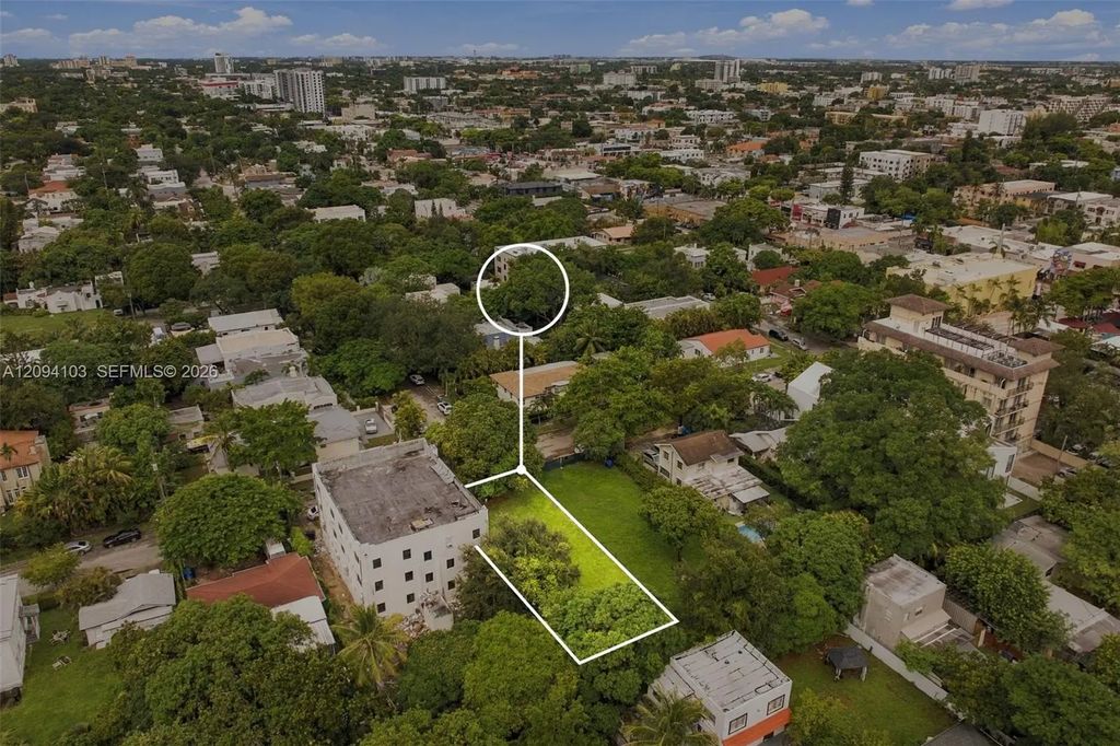 1001 Sw 15th Avenue, Miami