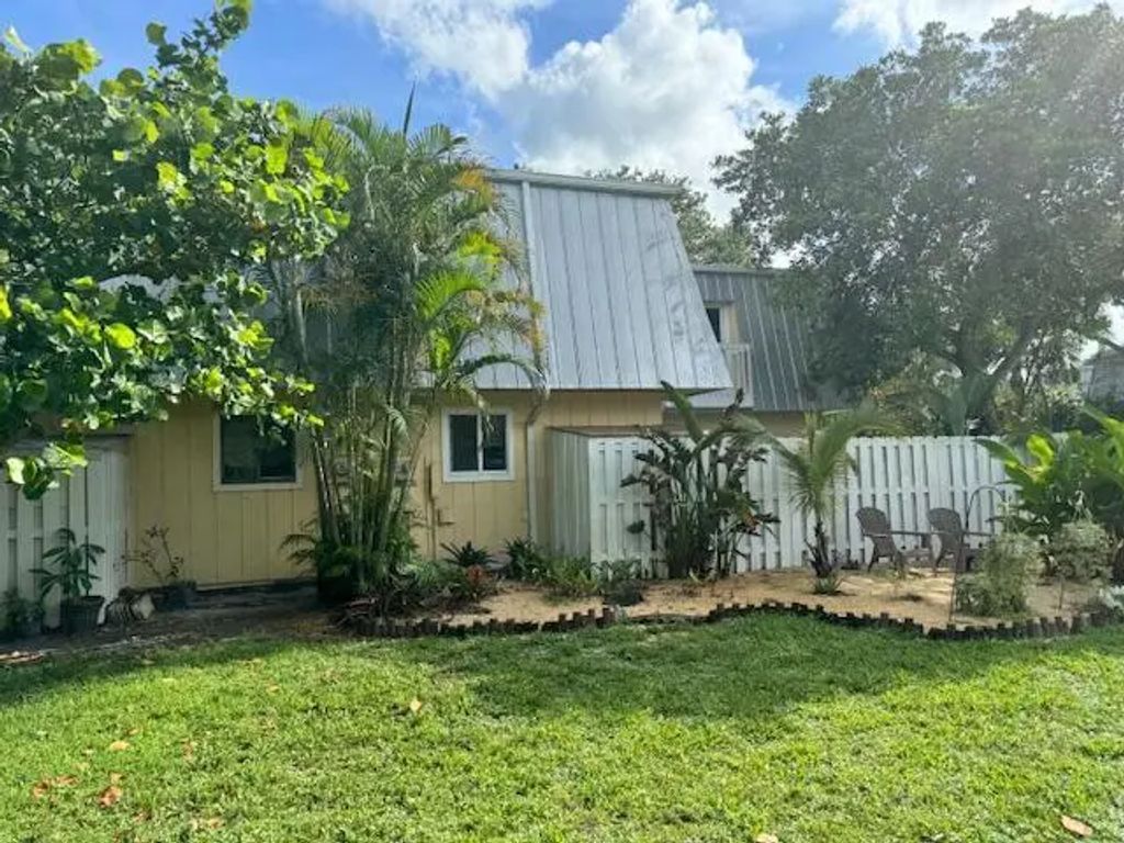 141 E Riverside Drive #10d, Jupiter