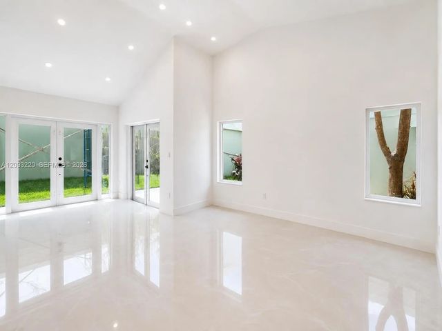 2 of 27 - 11708 Sw 114th Terrace, Miami, FL