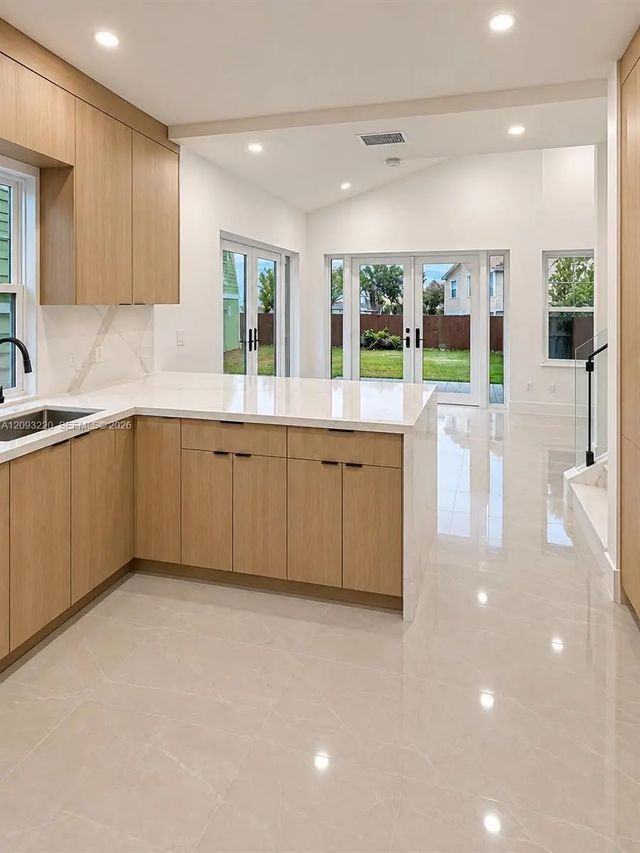 4 of 27 - 11708 Sw 114th Terrace, Miami, FL