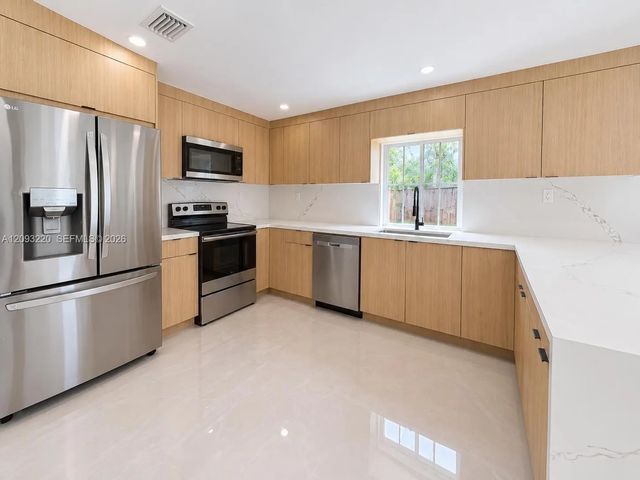 5 of 27 - 11708 Sw 114th Terrace, Miami, FL