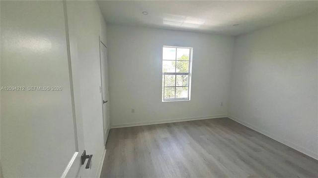 5 of 18 - 619 Ne 4th Street, Florida City, FL