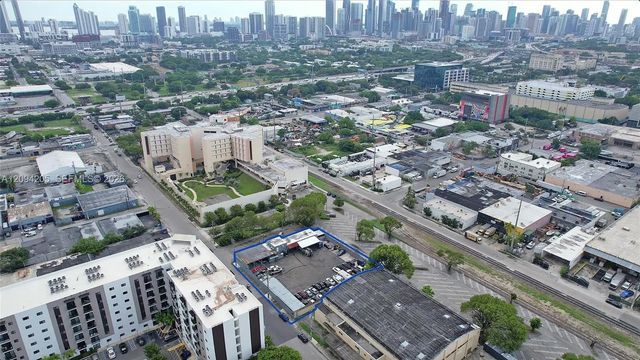 2250 Nw 8th Avenue, Miami