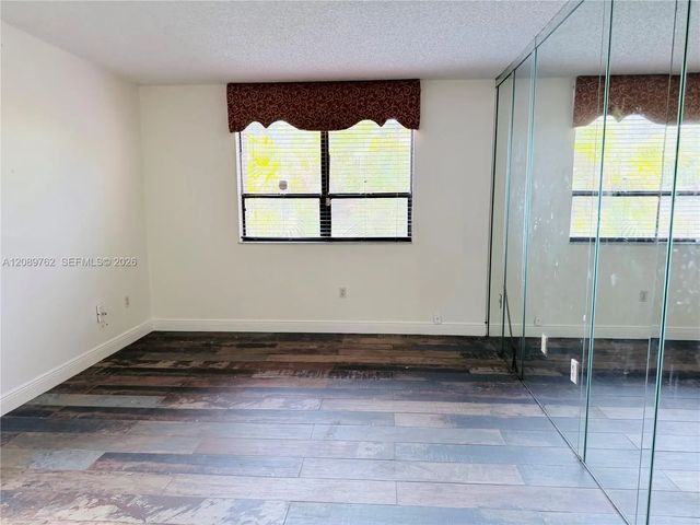 5 of 8 - 800 Ne 199th Street #101d, Miami, FL