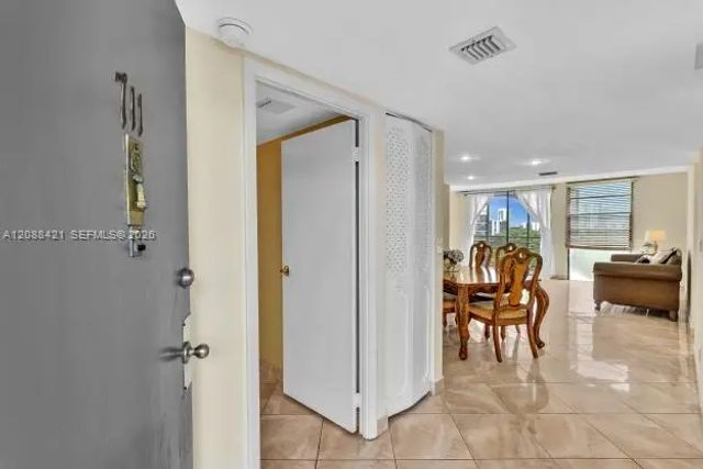 20400 W Country Club Drive #711, Aventura