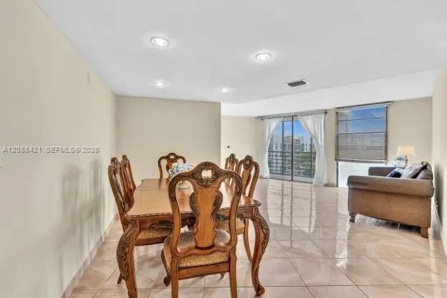 4 of 24 - 20400 W Country Club Drive #711, Aventura, FL