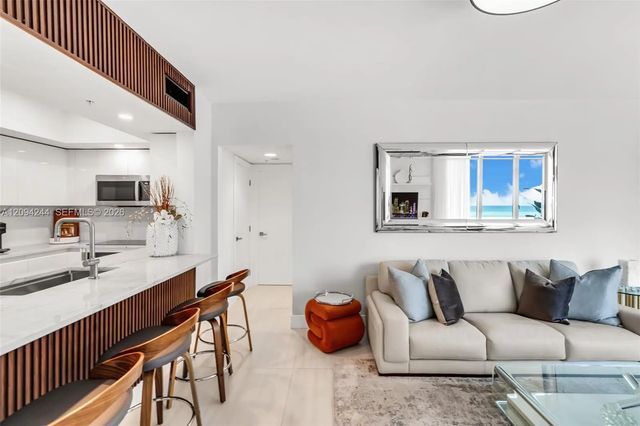 4 of 39 - 1500 Ocean Drive #707, Miami Beach, FL