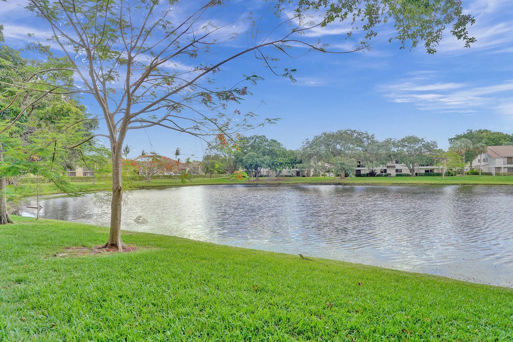 505 Gardens Drive #204, Pompano Beach