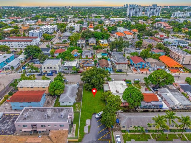 5 of 10 - 1827 Sw 3rd Street, Miami, FL