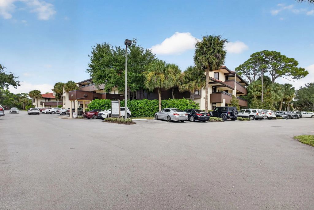 3355 Burns Road #205, Palm Beach Gardens