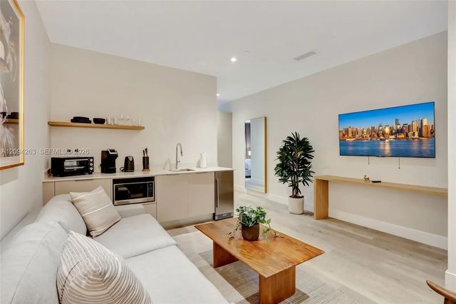 5 of 21 - 229 Sw 9th Street #505, Miami, FL