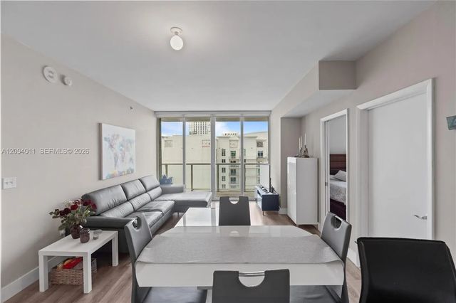244 Biscayne Boulevard #2410, Miami