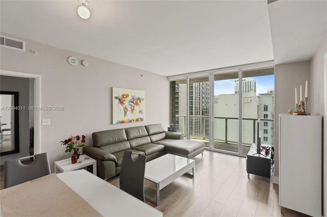 4 of 34 - 244 Biscayne Boulevard #2410, Miami, FL