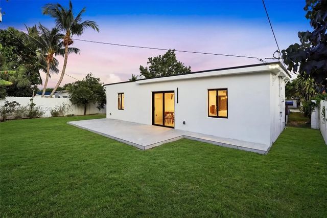 3 of 36 - 335 Nw 108th Street, Miami, FL