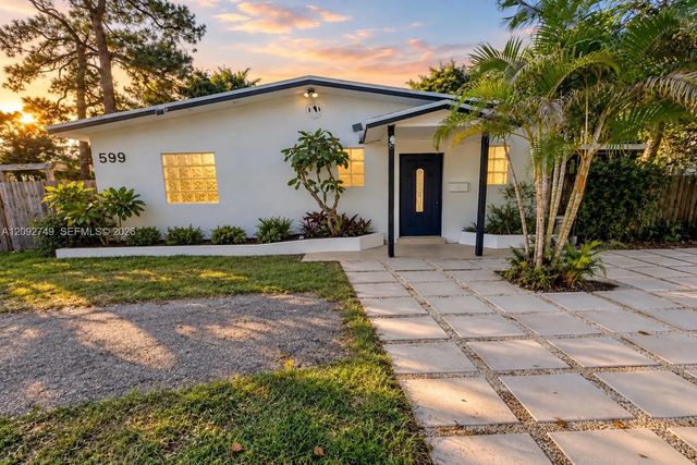599 Ne 35th Street, Oakland Park