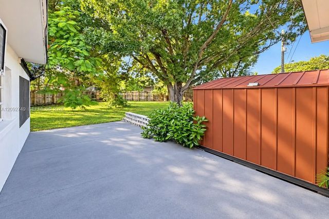 5 of 47 - 599 Ne 35th Street, Oakland Park, FL