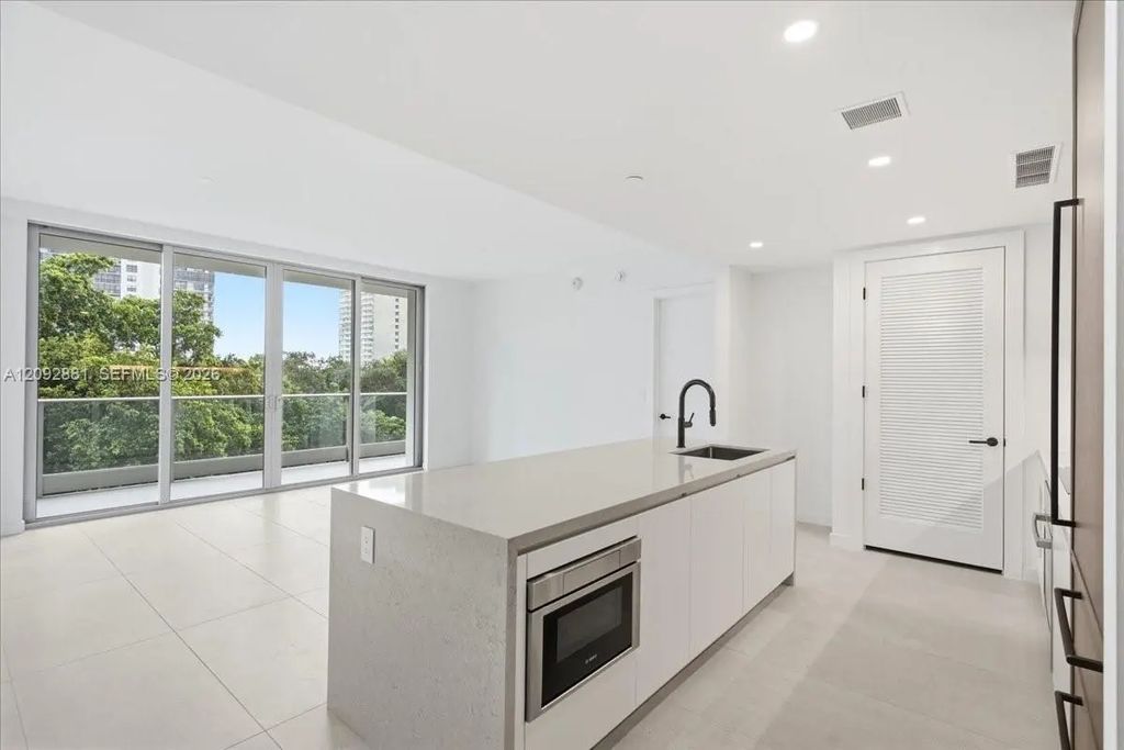 2200 Brickell Avenue #301, Miami