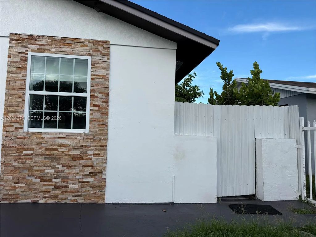 16211 Sw 109th Avenue #efficiency, Miami