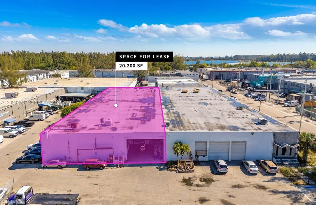 315 W 75th Place, Hialeah