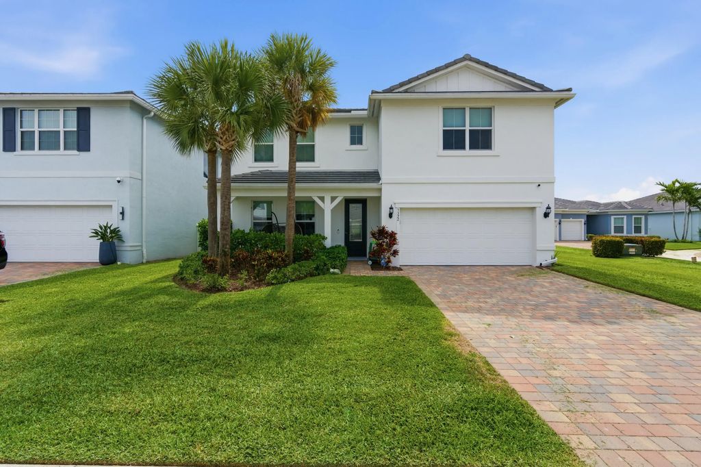 5322 Yellow Water Lily Court, Lake Worth