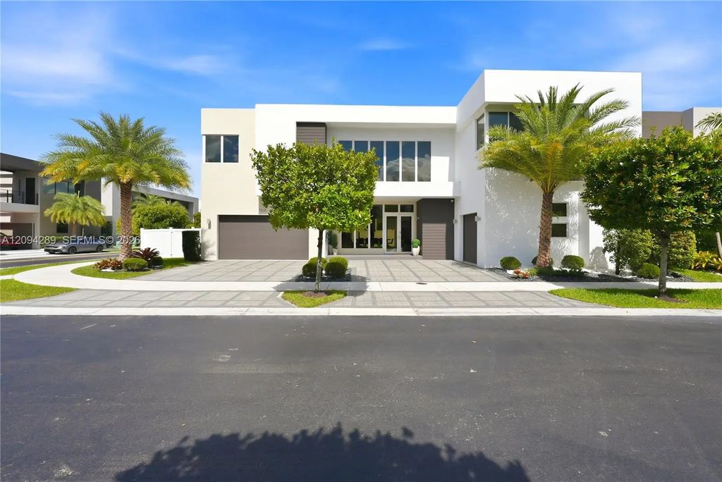 7525 Nw 103rd Place, Doral