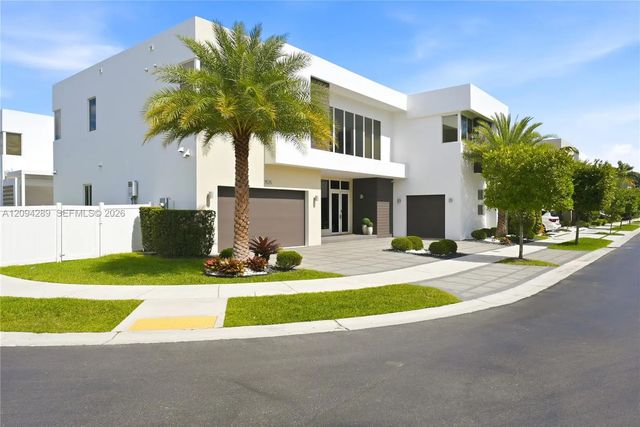 5 of 79 - 7525 Nw 103rd Place, Doral, FL