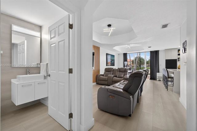 4 of 40 - 15266 Sw 30th Terrace, Miami, FL
