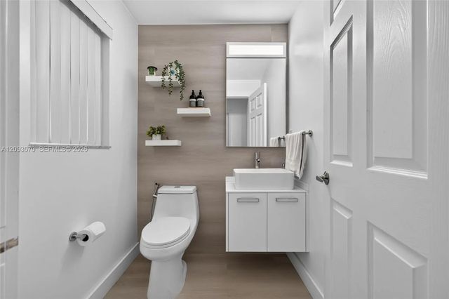 5 of 40 - 15266 Sw 30th Terrace, Miami, FL
