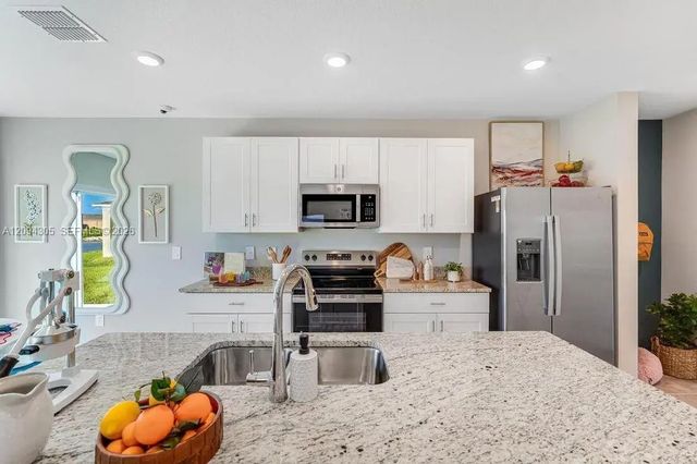 2 of 18 - 6548 Equinox Lane, North Fort Myers, FL