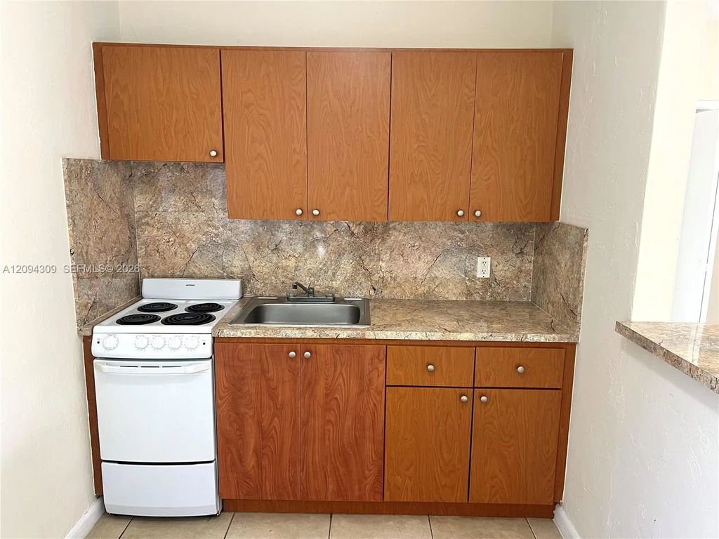 690 Ne 85th Street #1d, Miami