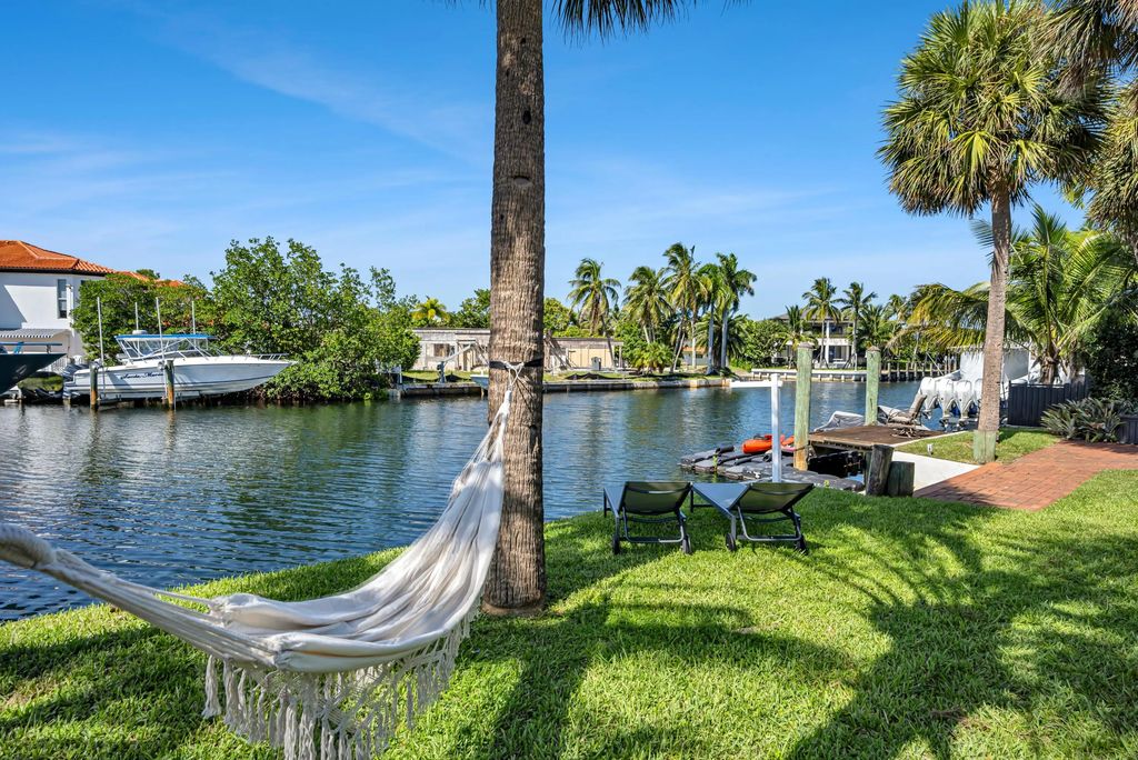 1995 Ixora Road, North Miami