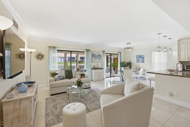 10223 N Circle Lake Drive #102, Boynton Beach