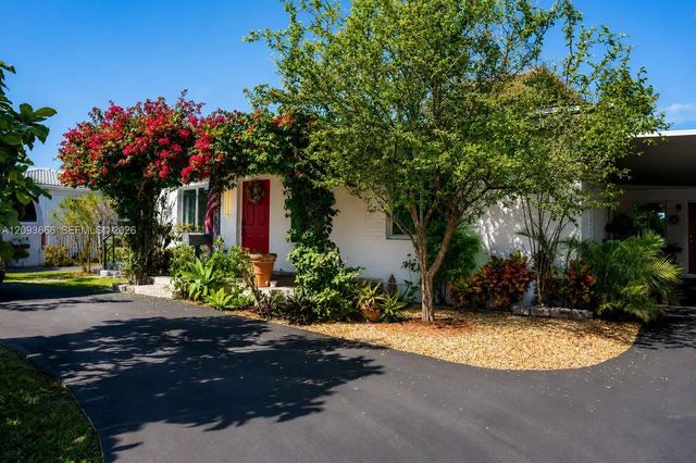 861 W 32nd Street, Hialeah