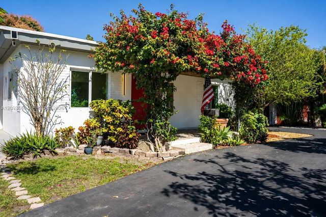 2 of 12 - 861 W 32nd Street, Hialeah, FL