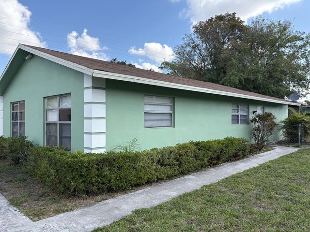 3 of 6 - 5954 Bahama Court, West Palm Beach, FL