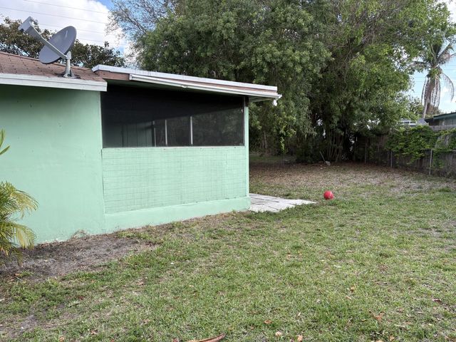 4 of 6 - 5954 Bahama Court, West Palm Beach, FL