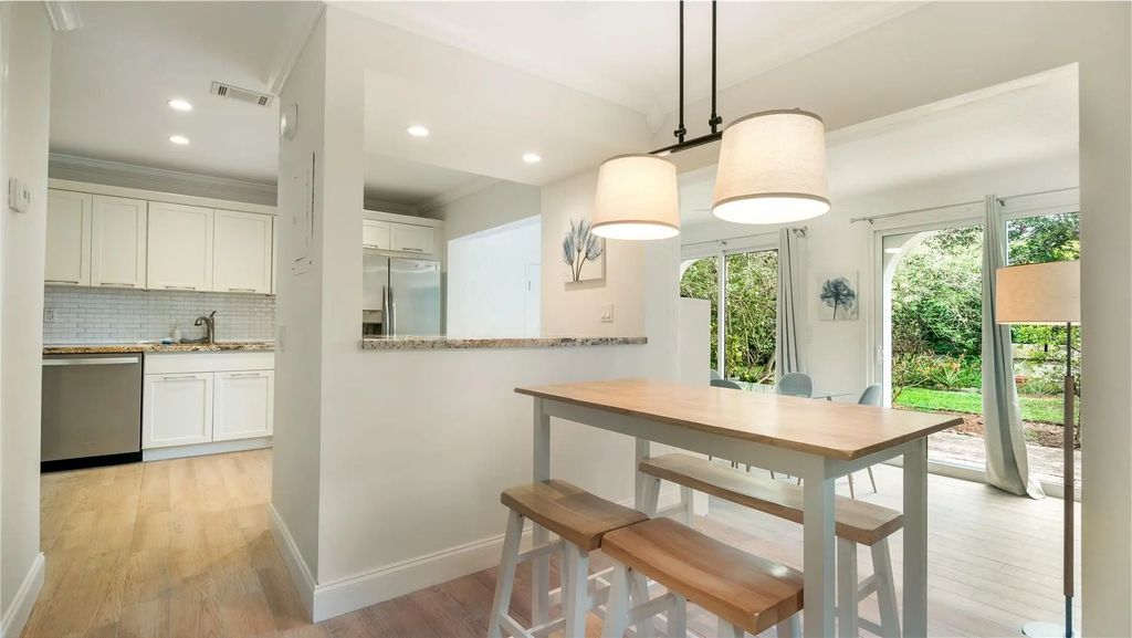 6525 Via Regina #0100, Boca Raton