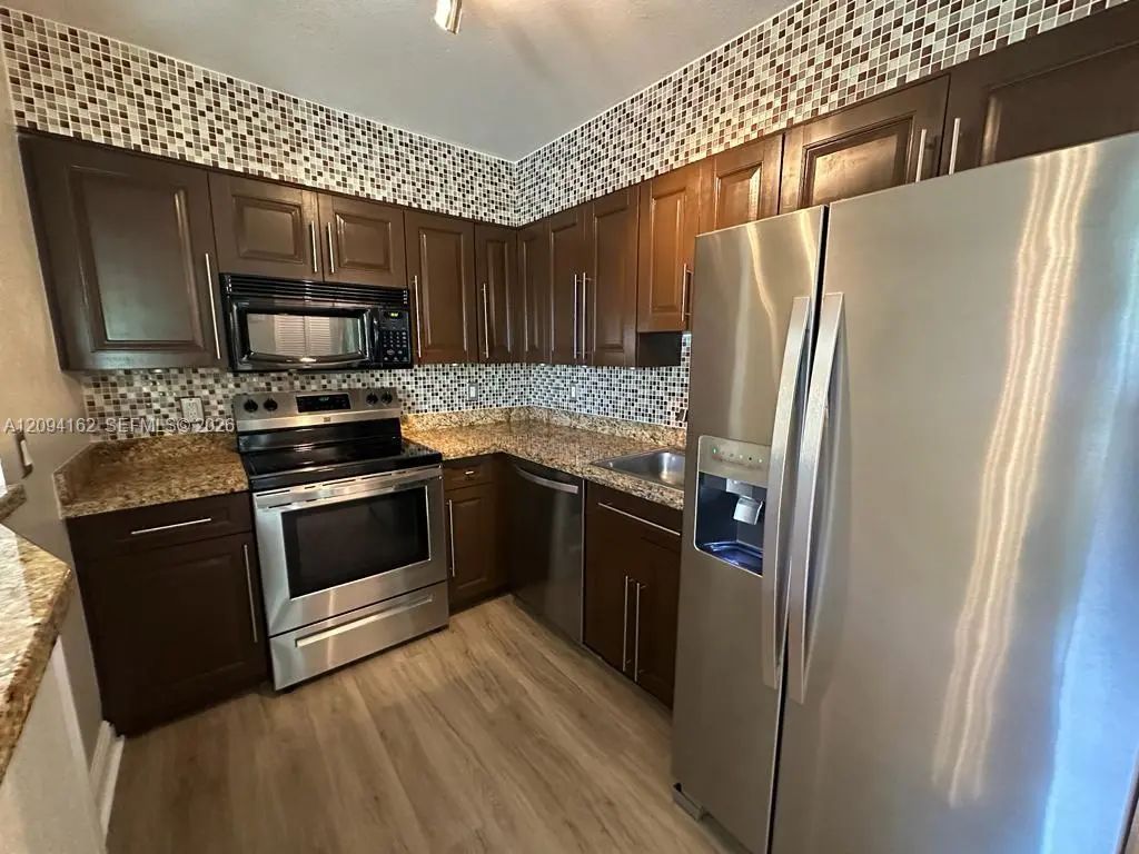 5102 Nw 79th Avenue #306, Doral