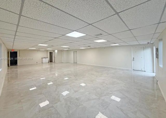 4 of 17 - 11911 W Dixie Highway, Miami, FL