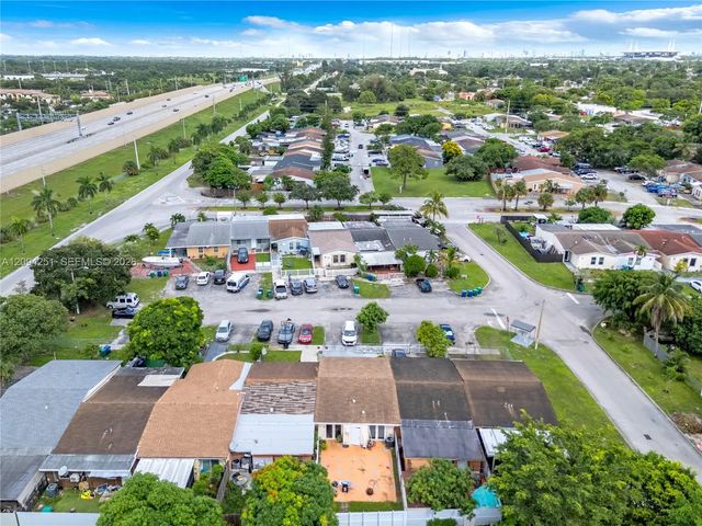 4 of 26 - 21466 Nw 40th Cir Court, Miami Gardens, FL