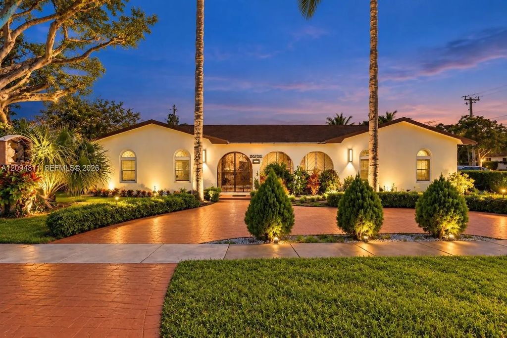 19901 Highland Lakes Boulevard, Miami