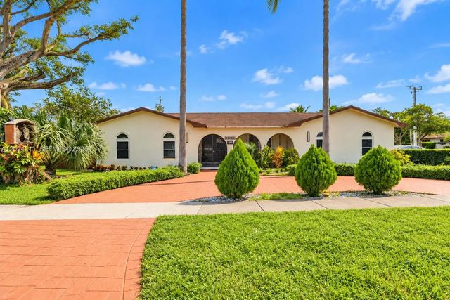 2 of 44 - 19901 Highland Lakes Boulevard, Miami, FL
