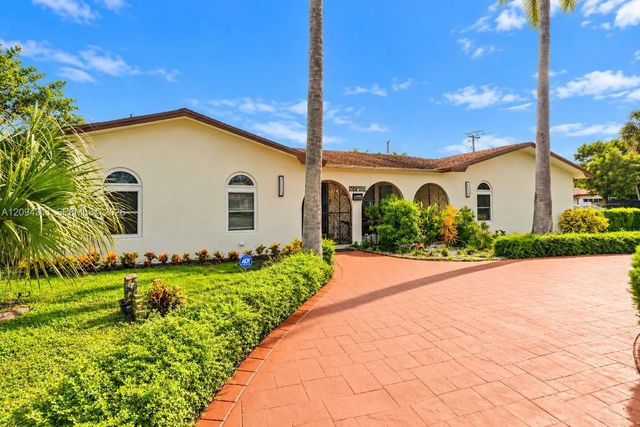 3 of 44 - 19901 Highland Lakes Boulevard, Miami, FL