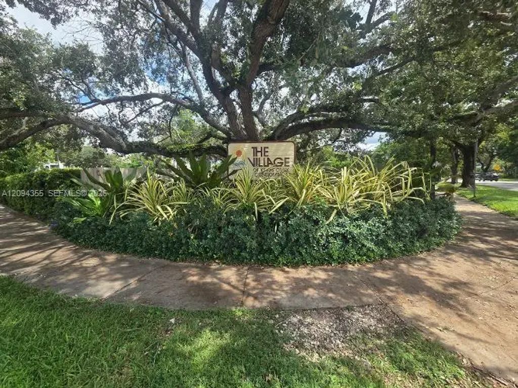 7707 Camino Real #310, Miami