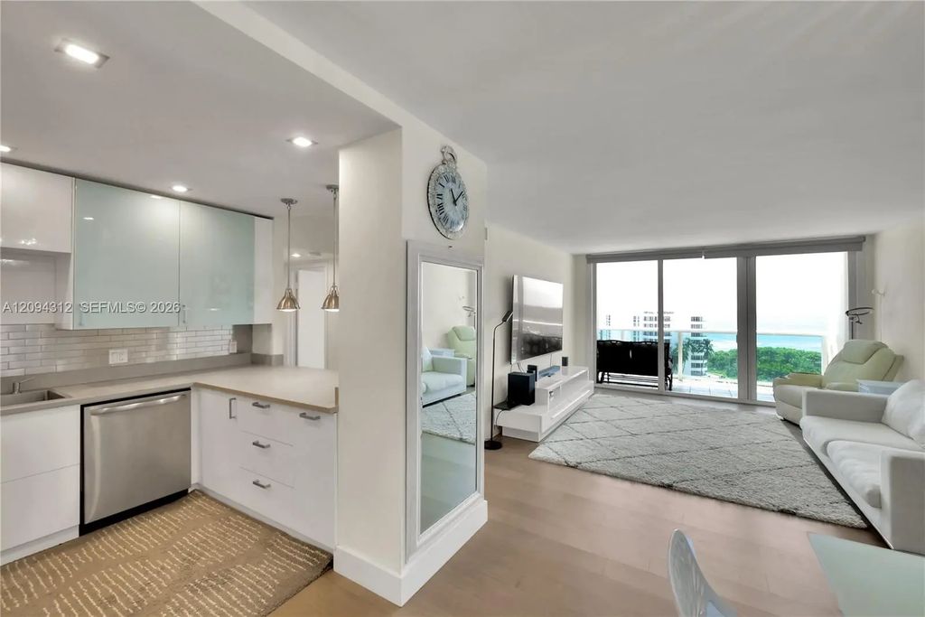 100 Bayview Drive #1008, Sunny Isles Beach