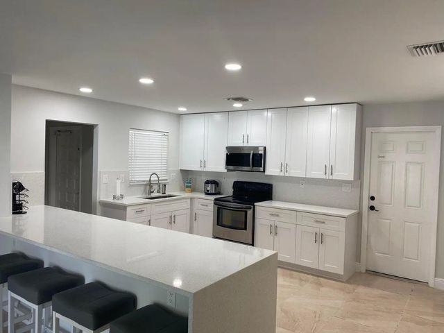 2 of 11 - 1831 East Court, Lake Clarke Shores, FL